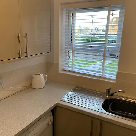 One Bedroom Ground Floor Flat Central Chichester Exterior foto